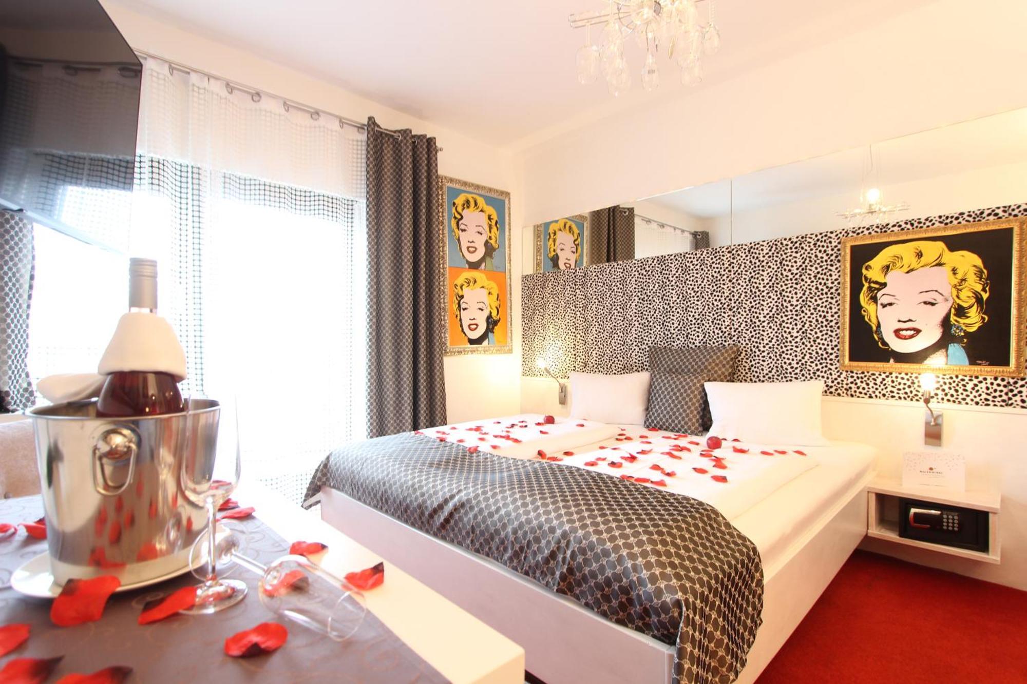 Malerwinkl Restaurant + Kunsthotel Hatzendorf Luaran gambar