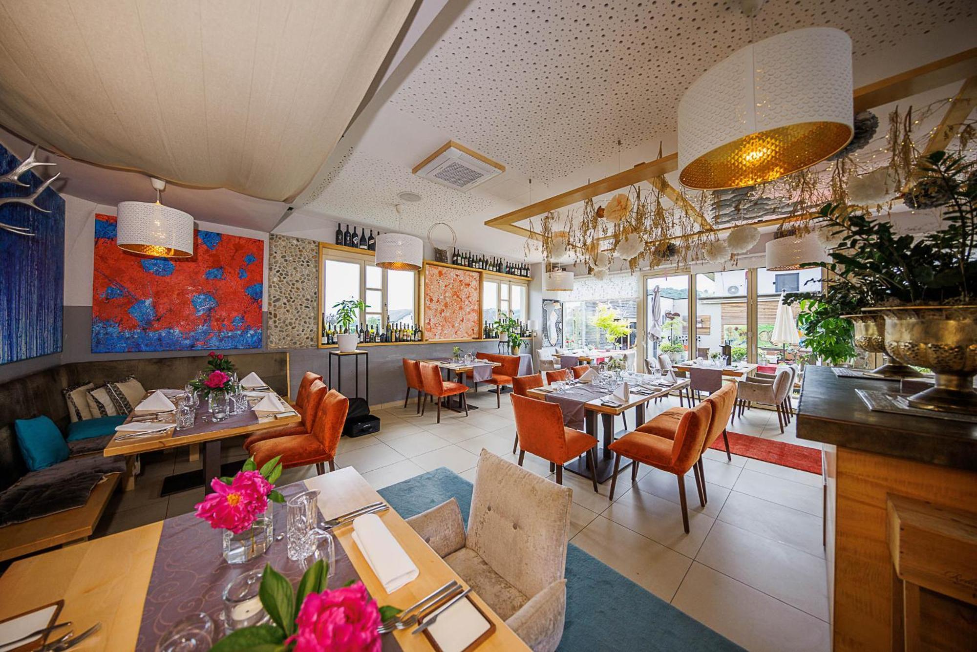 Malerwinkl Restaurant + Kunsthotel Hatzendorf Luaran gambar