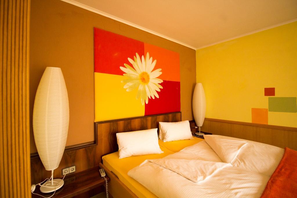 Malerwinkl Restaurant + Kunsthotel Hatzendorf Luaran gambar