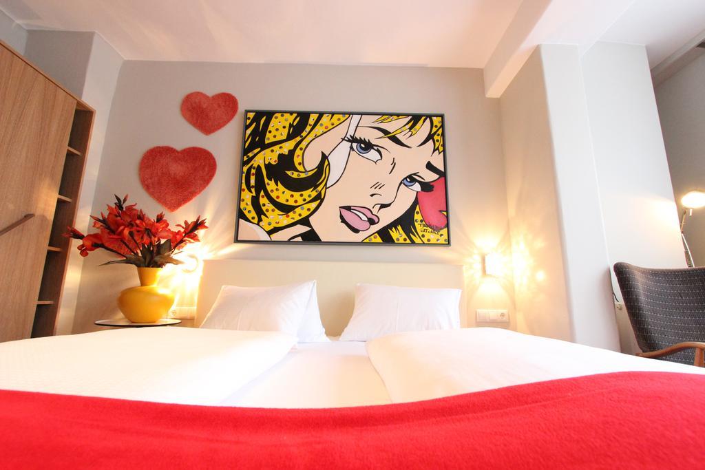 Malerwinkl Restaurant + Kunsthotel Hatzendorf Luaran gambar