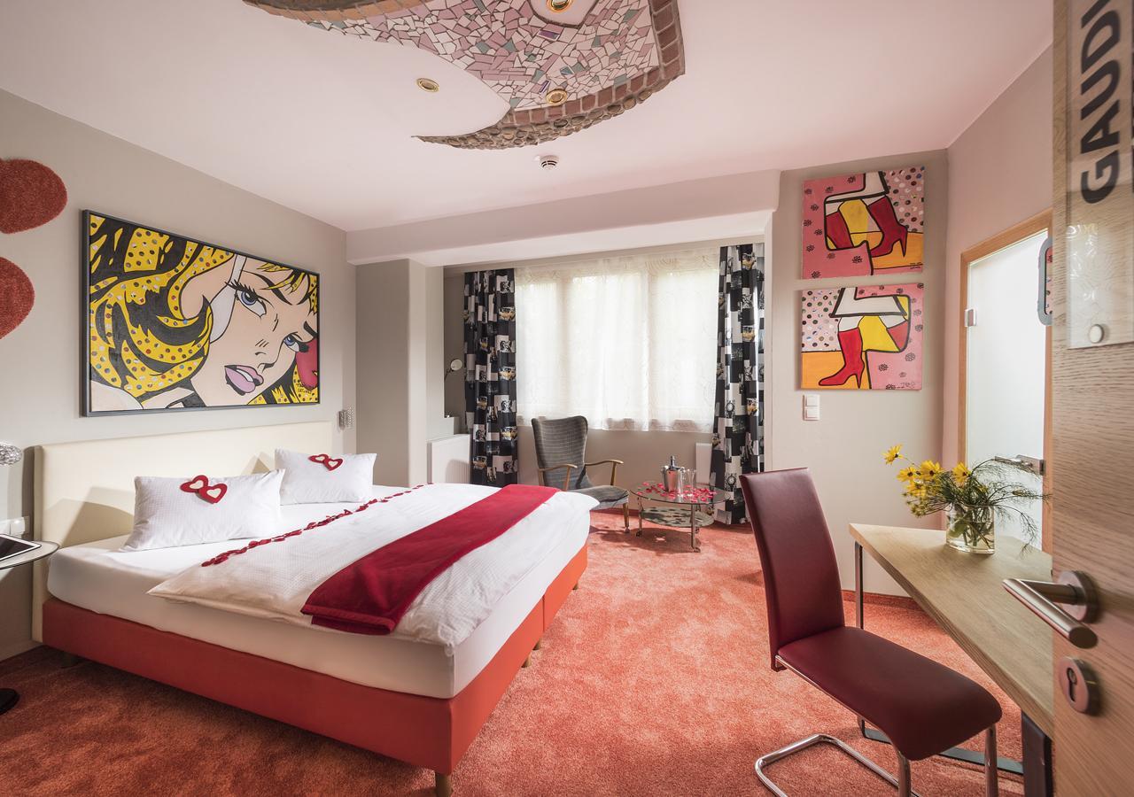 Malerwinkl Restaurant + Kunsthotel Hatzendorf Luaran gambar